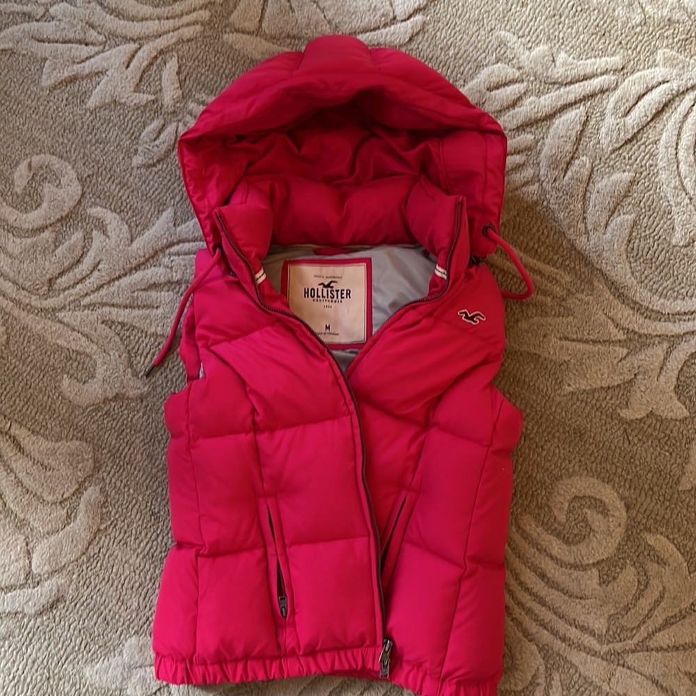 Hollister vest